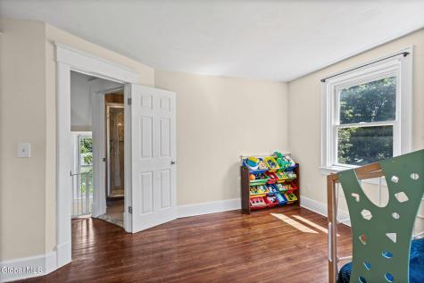24 Halcyon Street Scotia NY 12302
