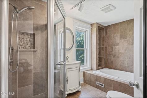 24 Halcyon Street Scotia NY 12302