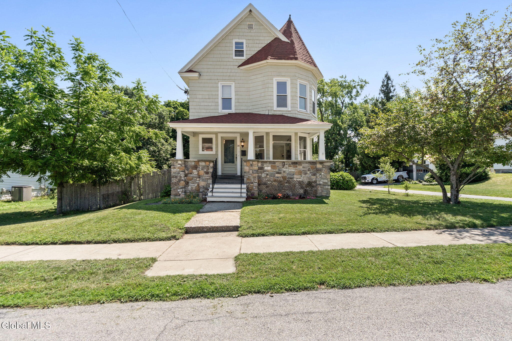 24 Halcyon Street Scotia NY 12302