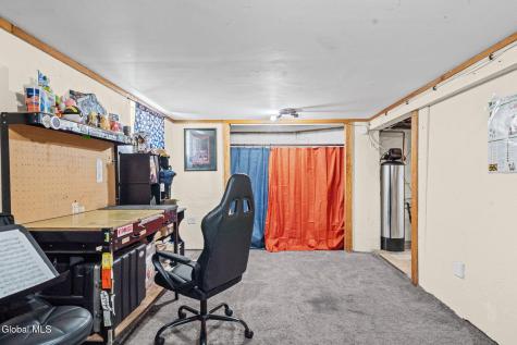 24 Halcyon Street Scotia NY 12302