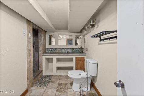 24 Halcyon Street Scotia NY 12302