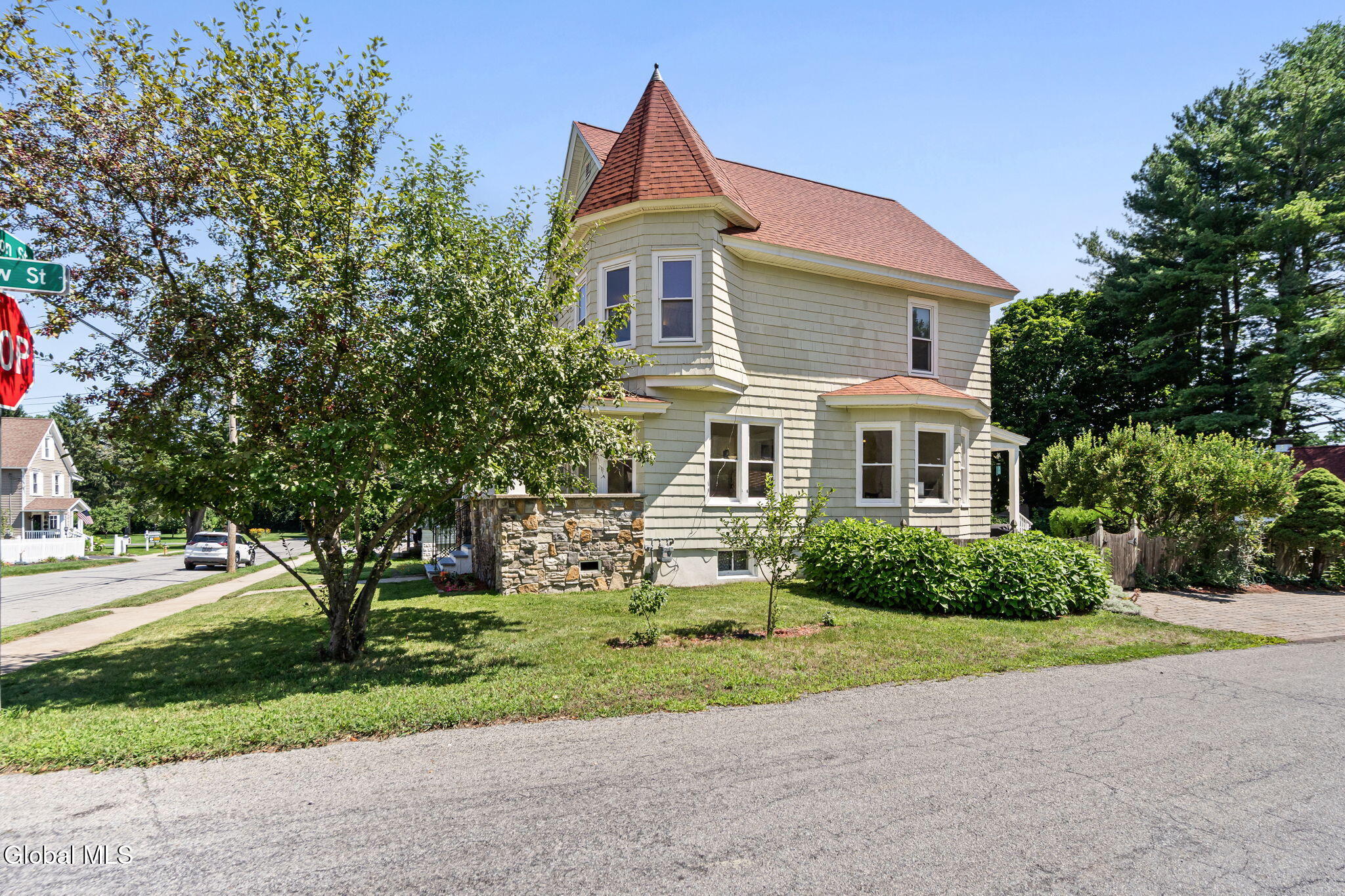 24 Halcyon Street Scotia NY 12302