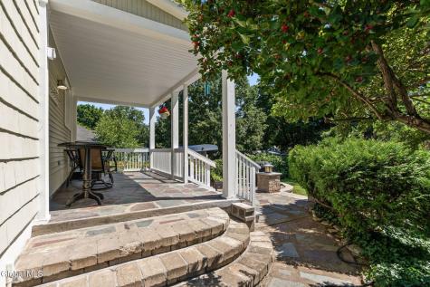 24 Halcyon Street Scotia NY 12302