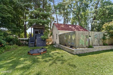 24 Halcyon Street Scotia NY 12302