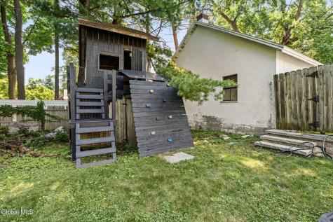 24 Halcyon Street Scotia NY 12302