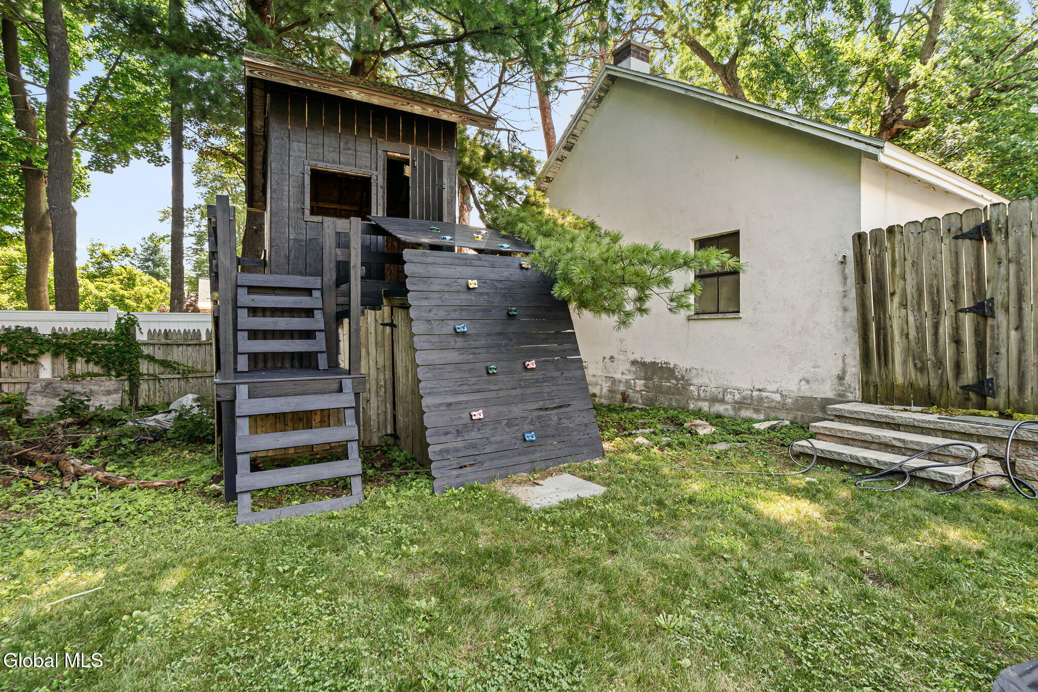 24 Halcyon Street Scotia NY 12302