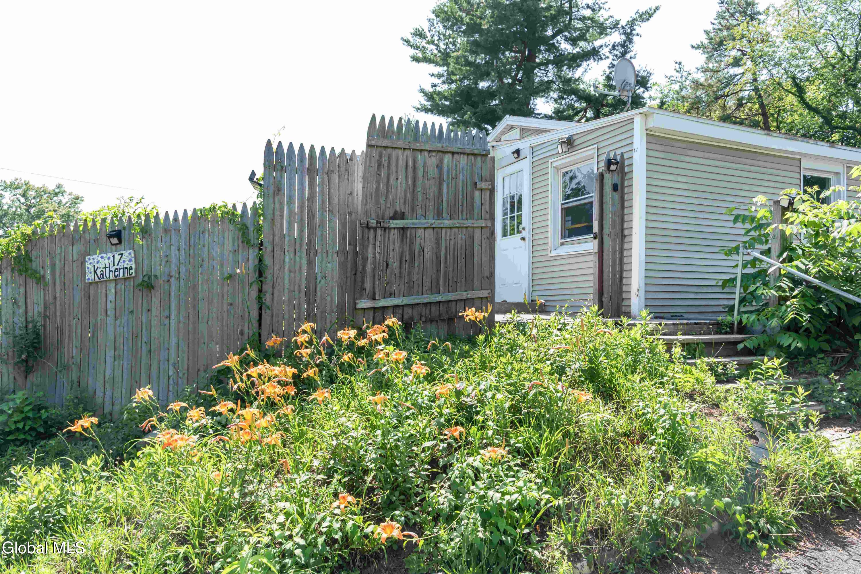 17 Katherine Road Albany NY 12205