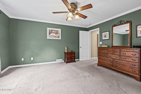 19 Revere Run Mechanicville NY 12118