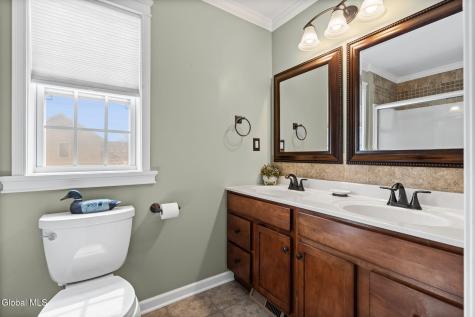 19 Revere Run Mechanicville NY 12118