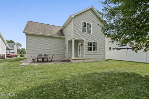 19 Revere Run Mechanicville NY 12118
