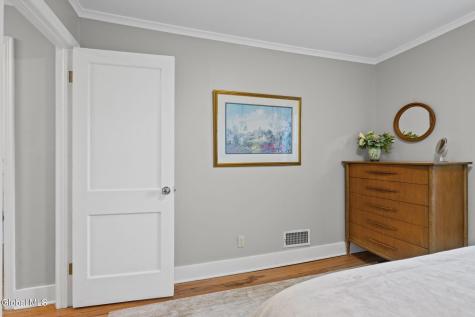 18 Oxford Road Albany NY 12203