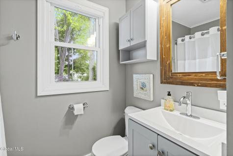 18 Oxford Road Albany NY 12203