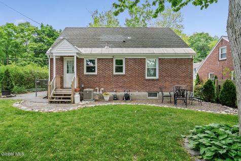 18 Oxford Road Albany NY 12203