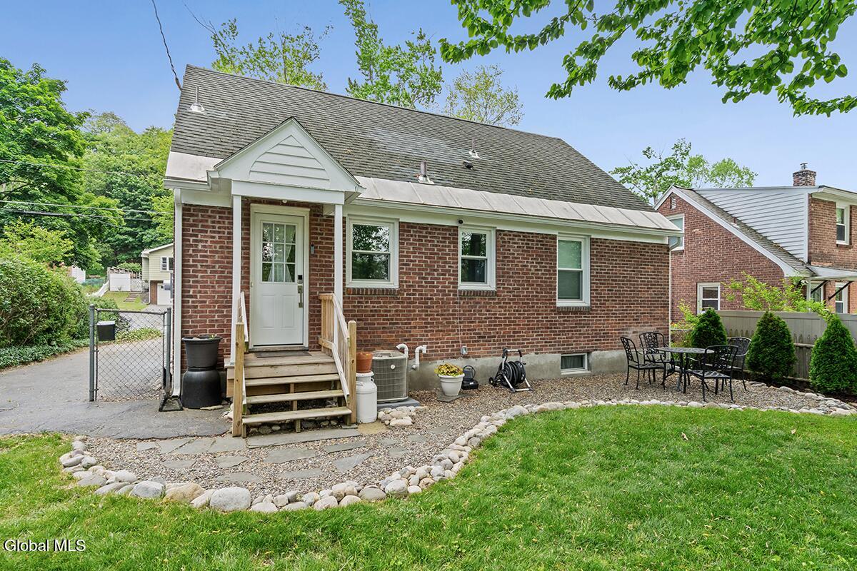 18 Oxford Road Albany NY 12203