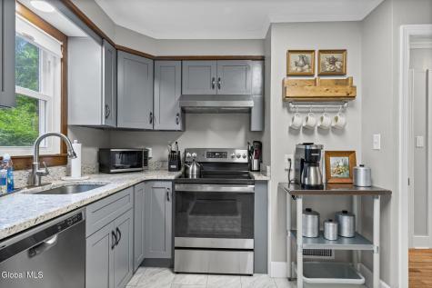 18 Oxford Road Albany NY 12203