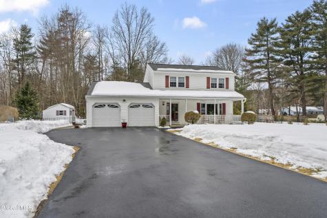 4 Queen Diana Lane Queensbury NY 12804