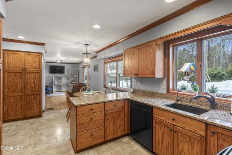 4 Queen Diana Lane Queensbury NY 12804
