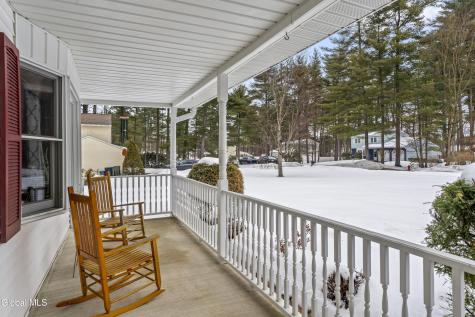4 Queen Diana Lane Queensbury NY 12804