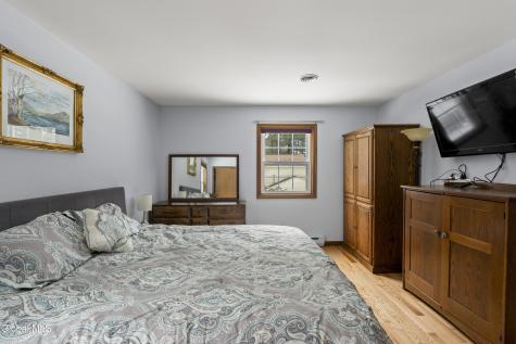 4 Queen Diana Lane Queensbury NY 12804