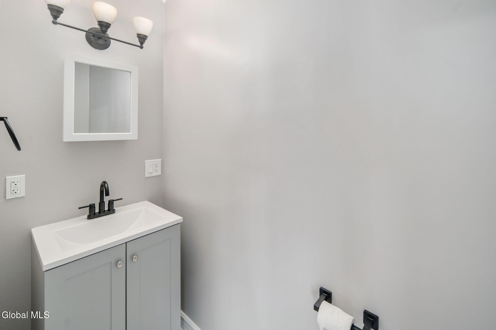 27 Plank Road Troy NY 12182