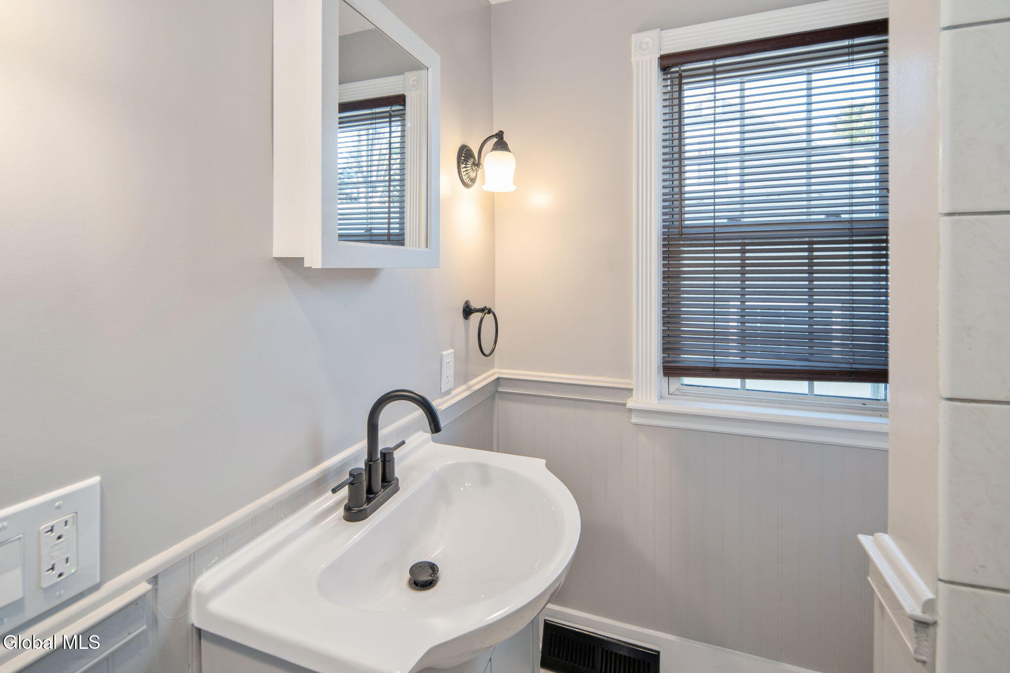 27 Plank Road Troy NY 12182