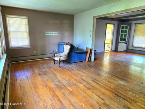897 8th Avenue Troy NY 12182