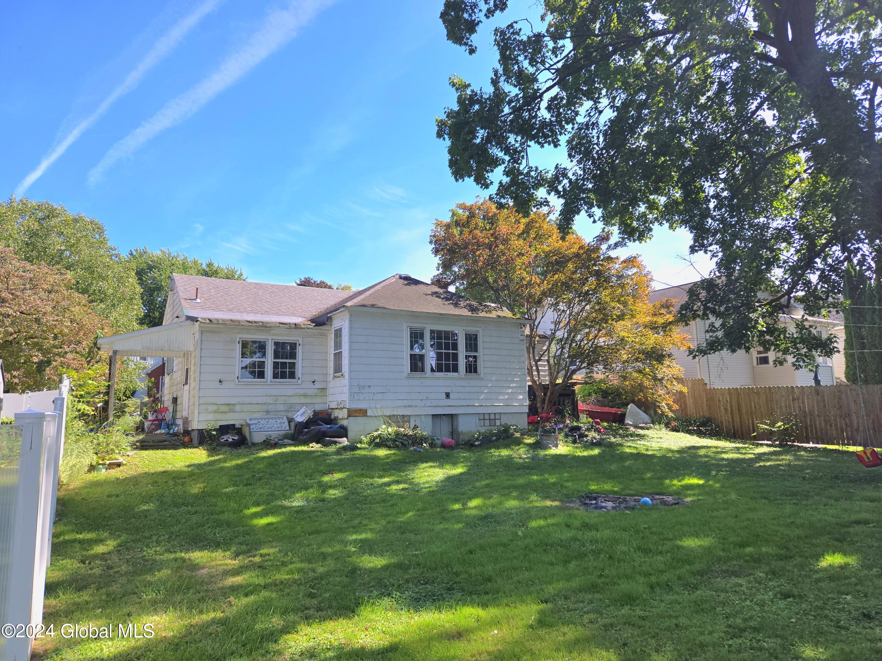 897 8th Avenue Troy NY 12182