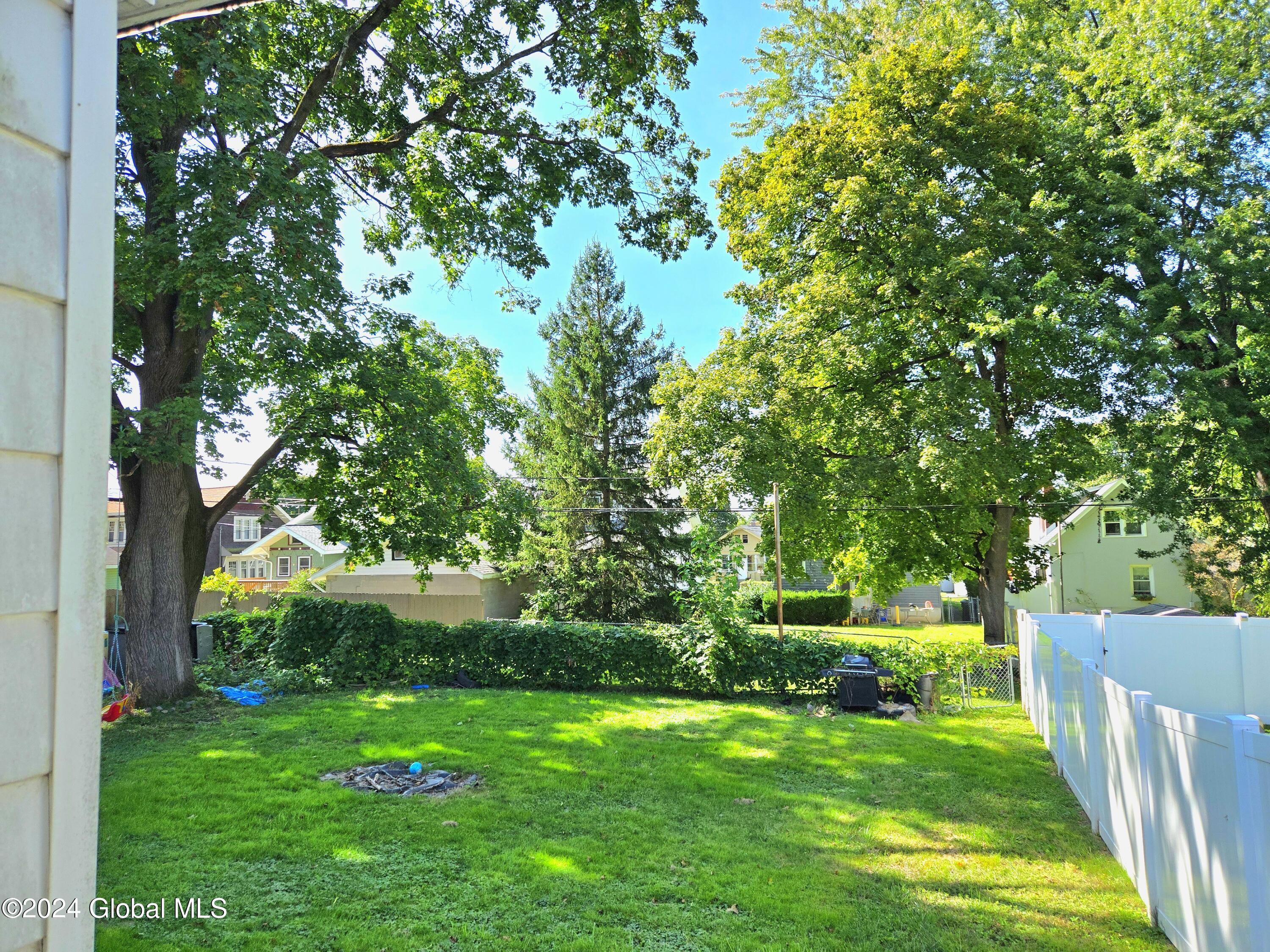 897 8th Avenue Troy NY 12182