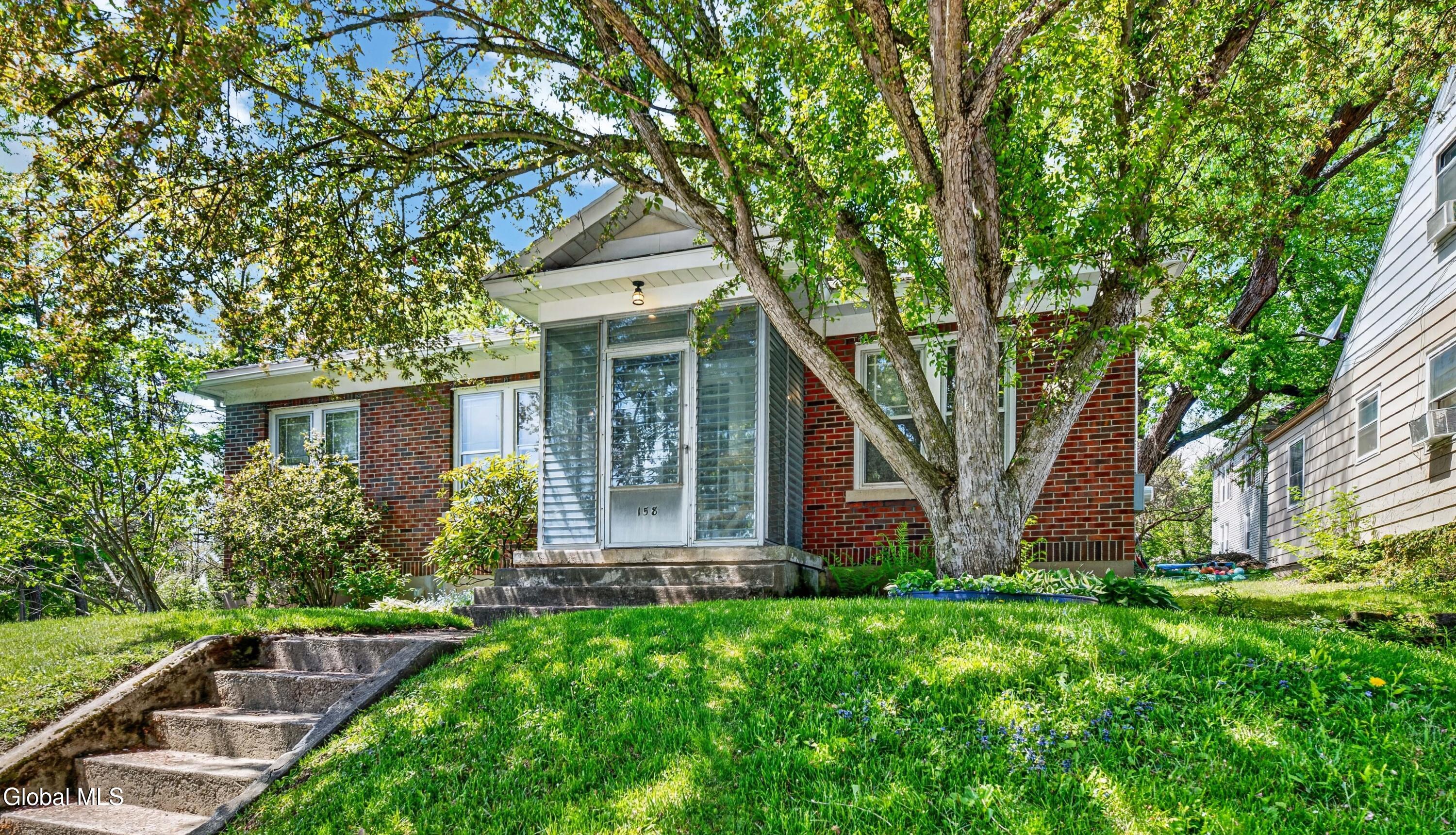 158 Brookside Avenue Amsterdam NY 12010