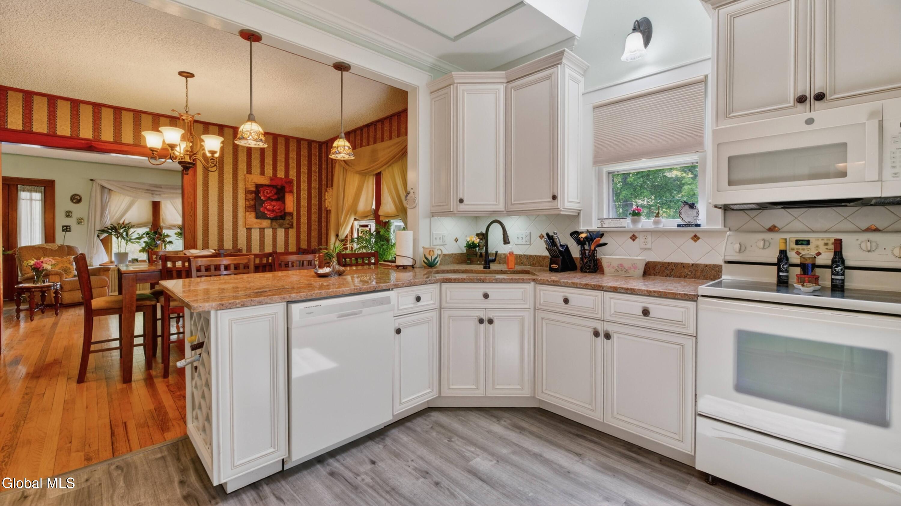 158 Brookside Avenue Amsterdam NY 12010