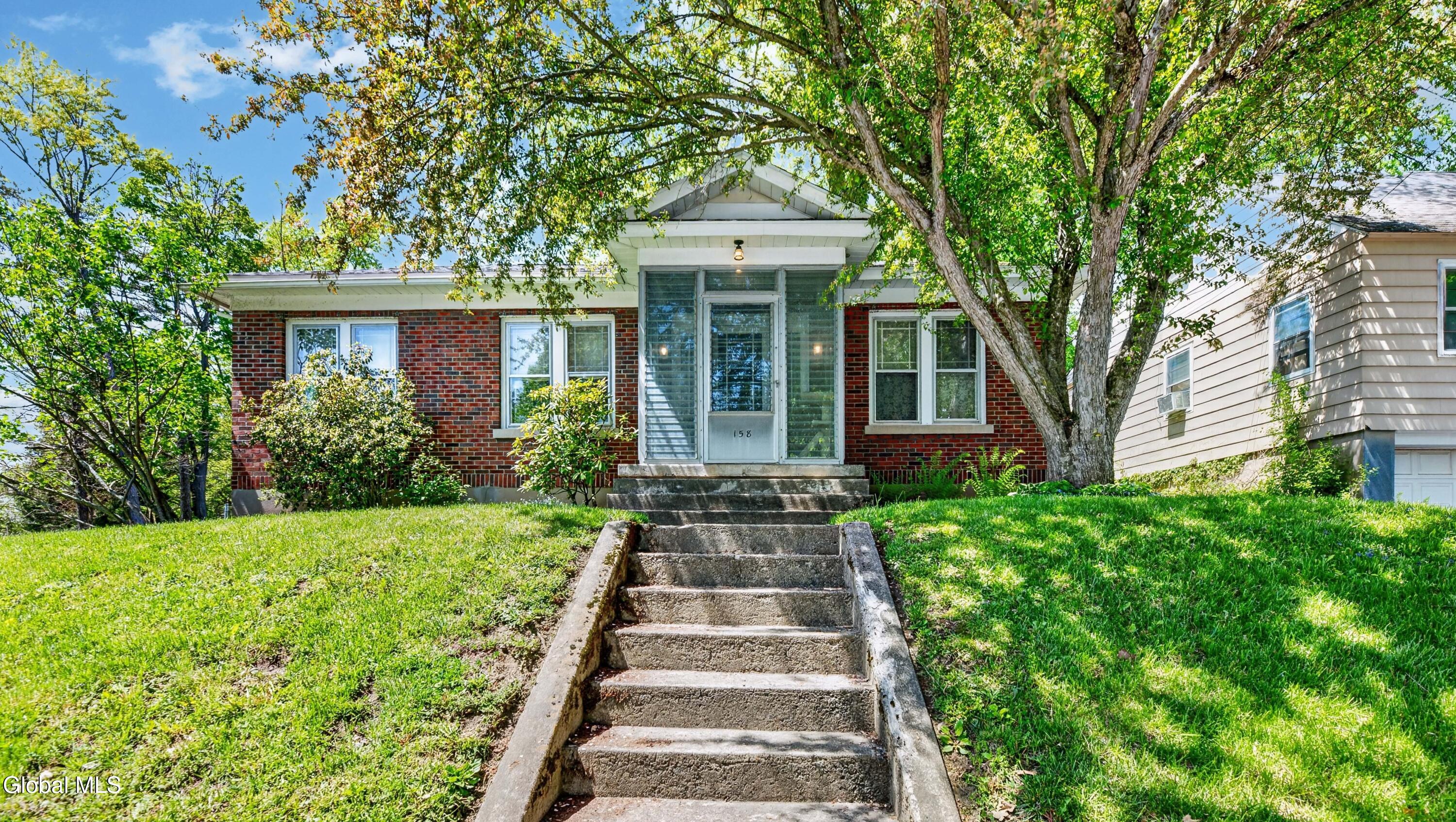 158 Brookside Avenue Amsterdam NY 12010