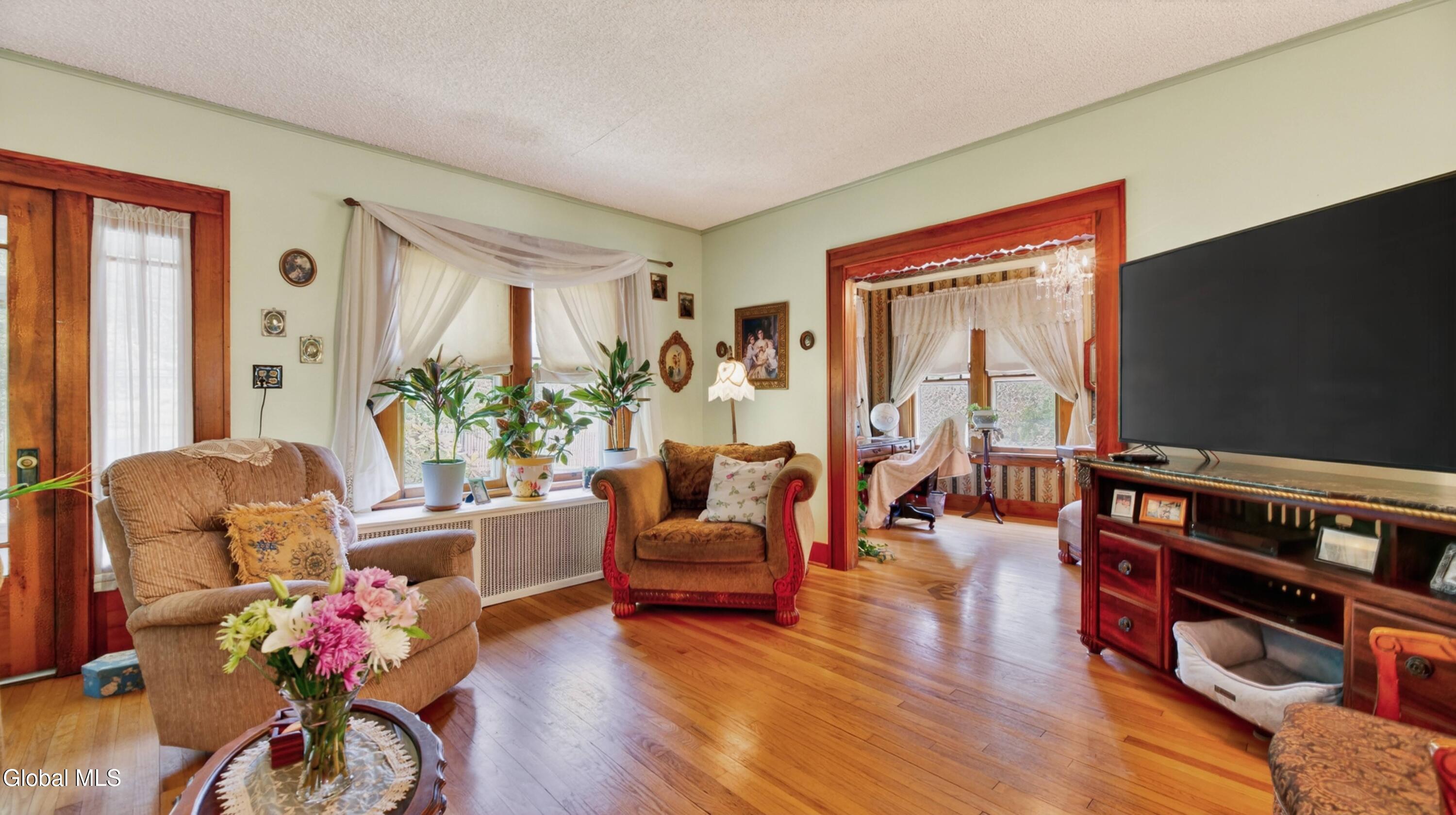 158 Brookside Avenue Amsterdam NY 12010
