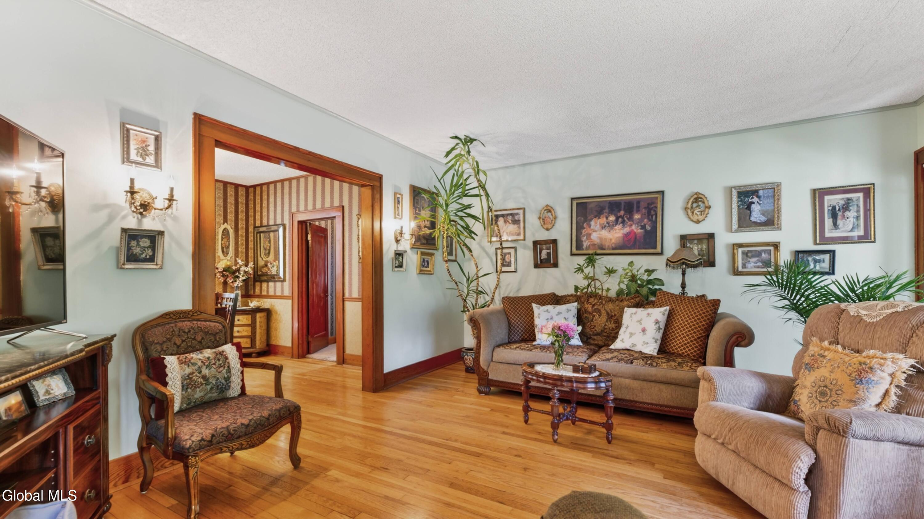 158 Brookside Avenue Amsterdam NY 12010