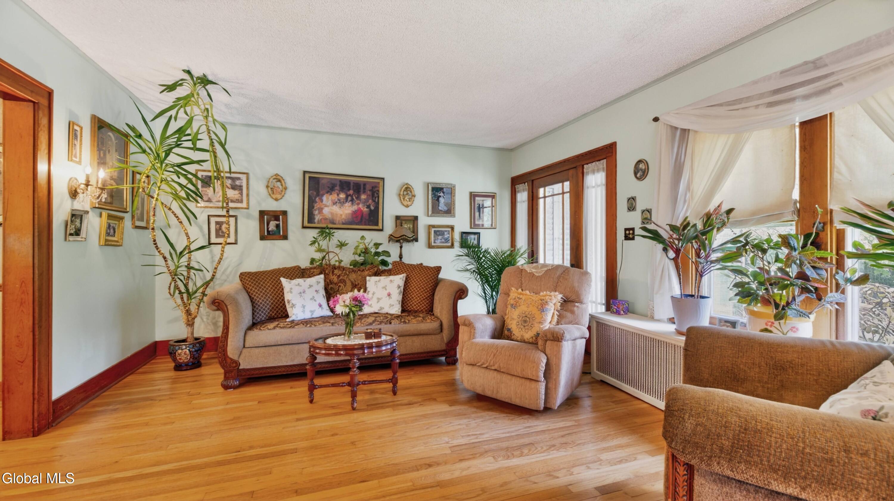 158 Brookside Avenue Amsterdam NY 12010