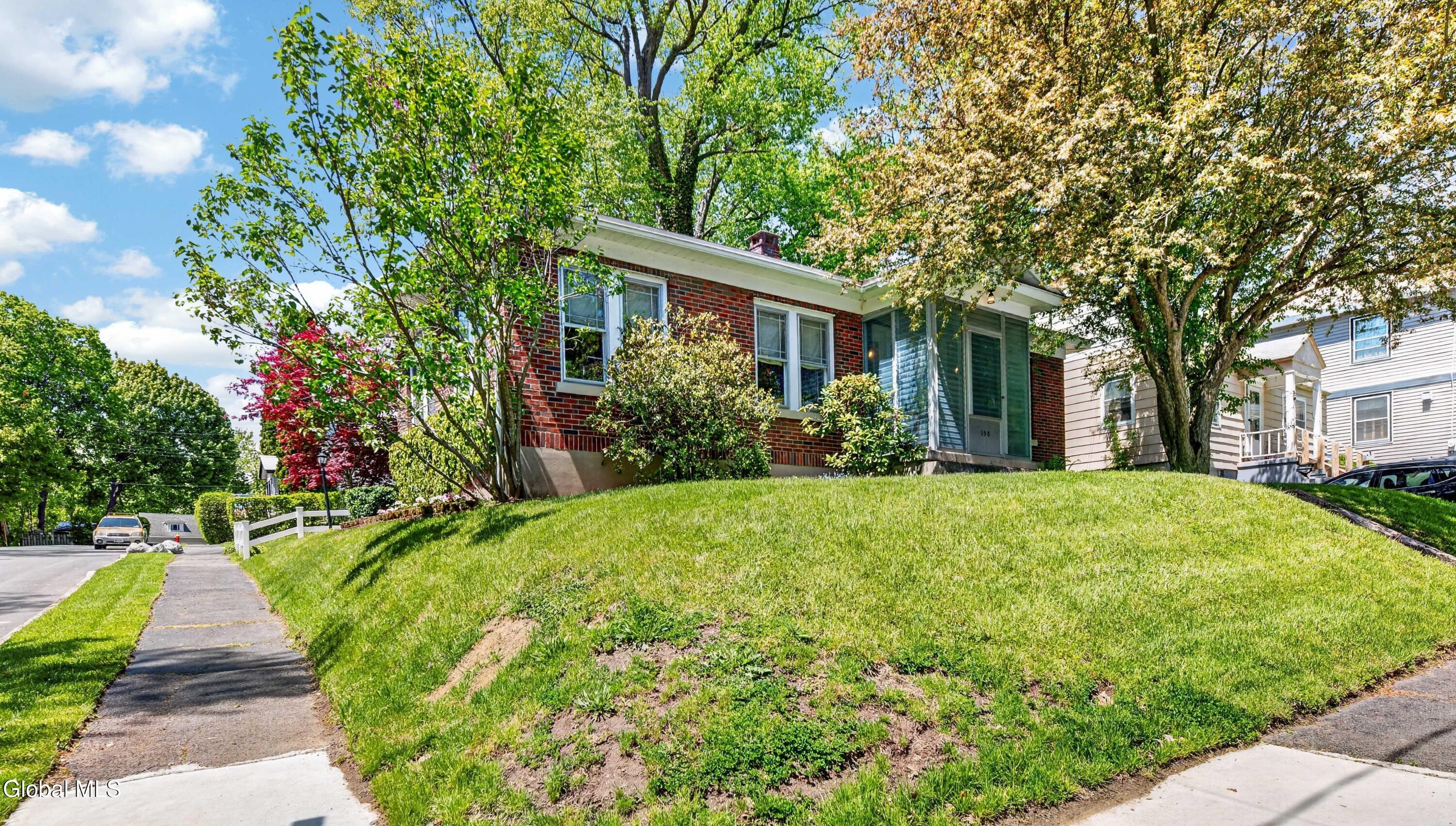 158 Brookside Avenue Amsterdam NY 12010