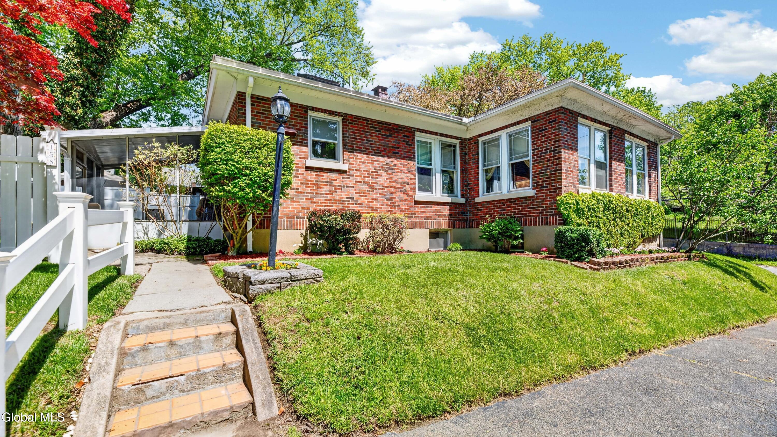 158 Brookside Avenue Amsterdam NY 12010