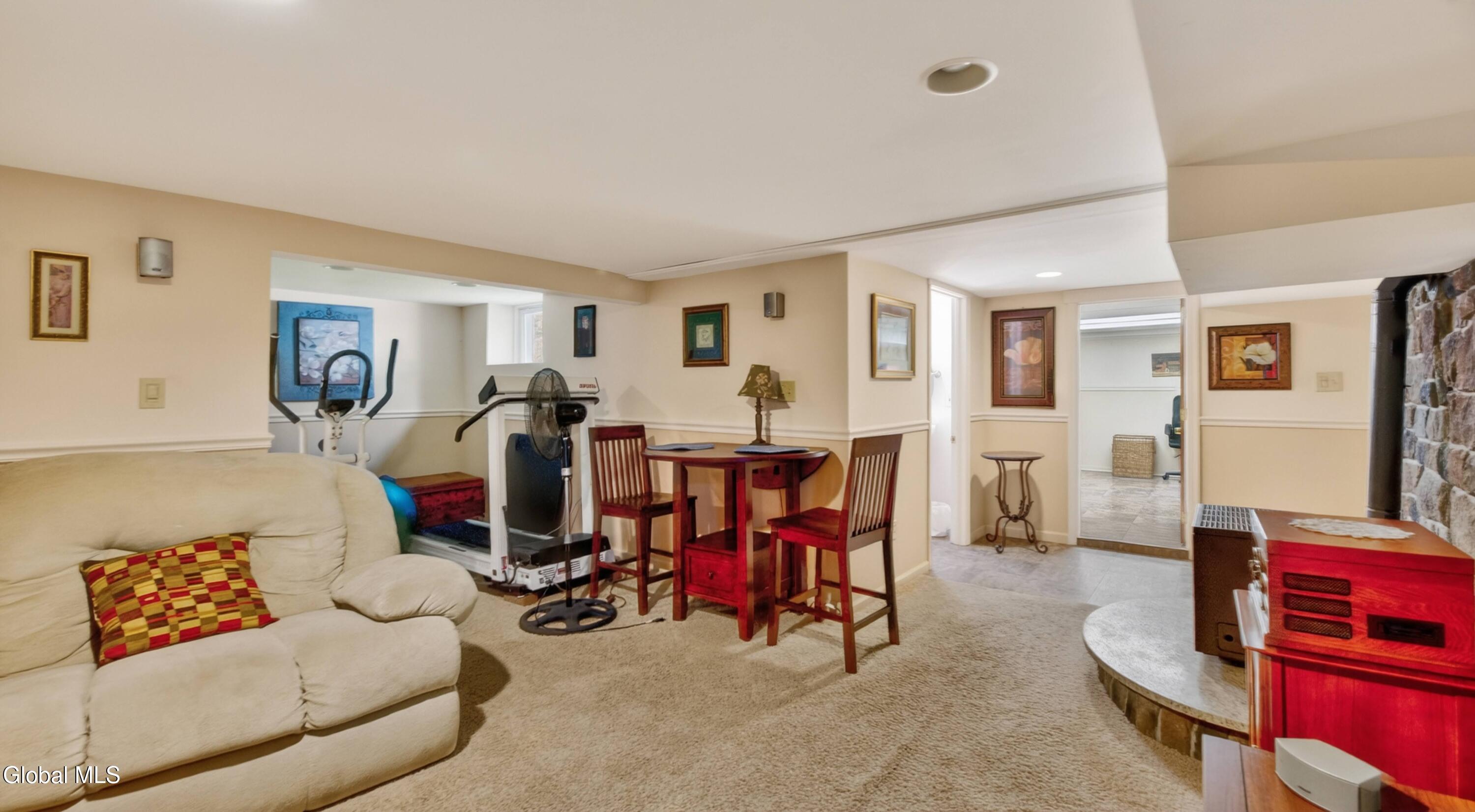158 Brookside Avenue Amsterdam NY 12010