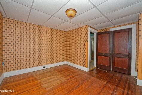 18 1st Avenue Mayfield NY 12117