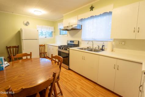 2 S Hollywood Avenue Gloversville NY 12078