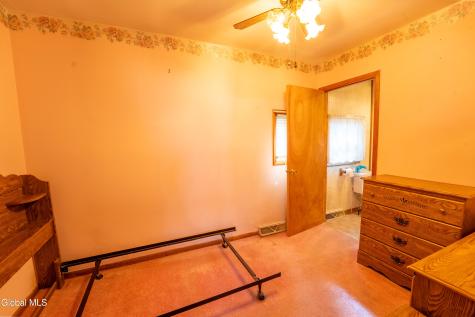 2 S Hollywood Avenue Gloversville NY 12078