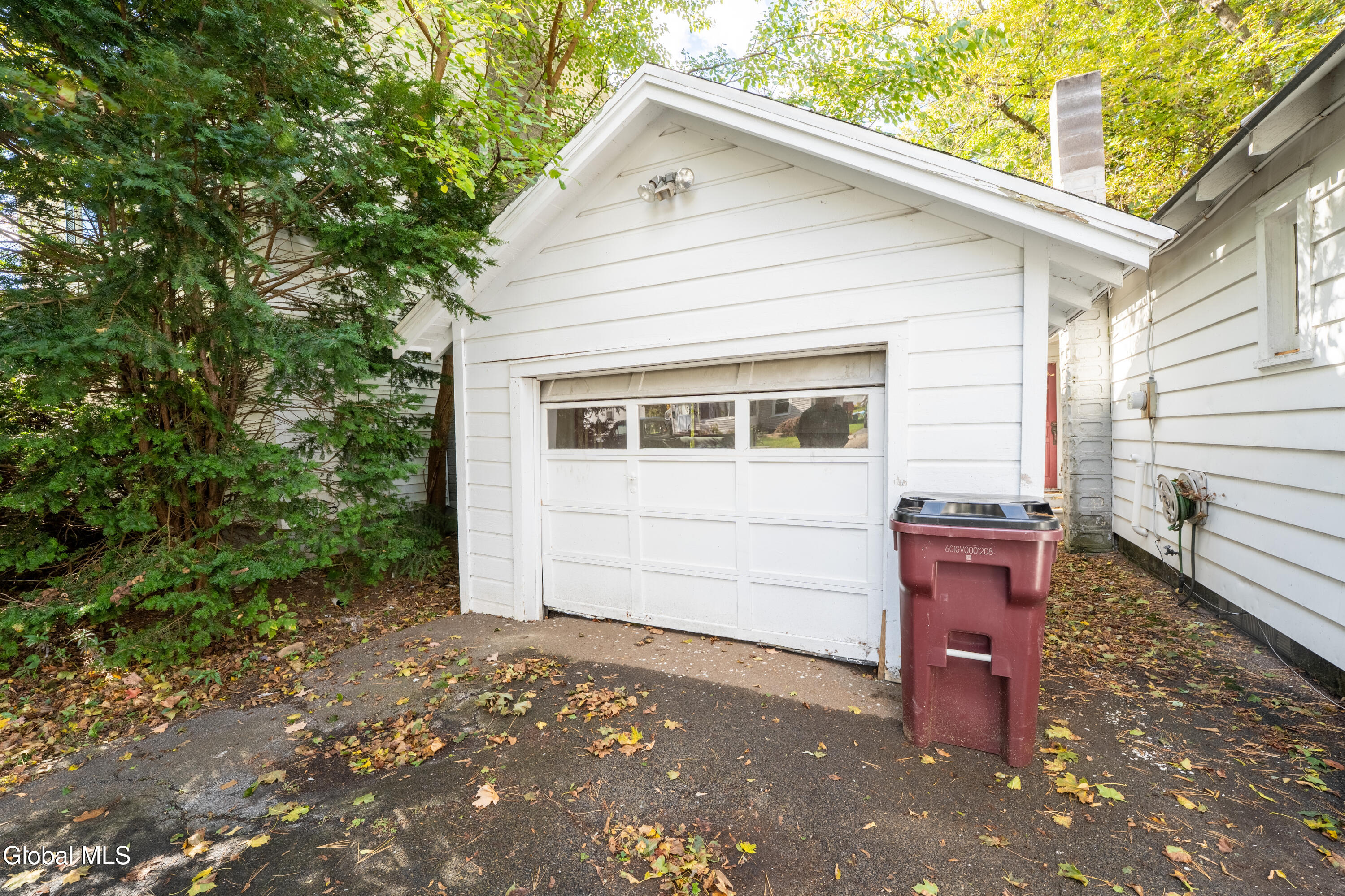 2 S Hollywood Avenue Gloversville NY 12078