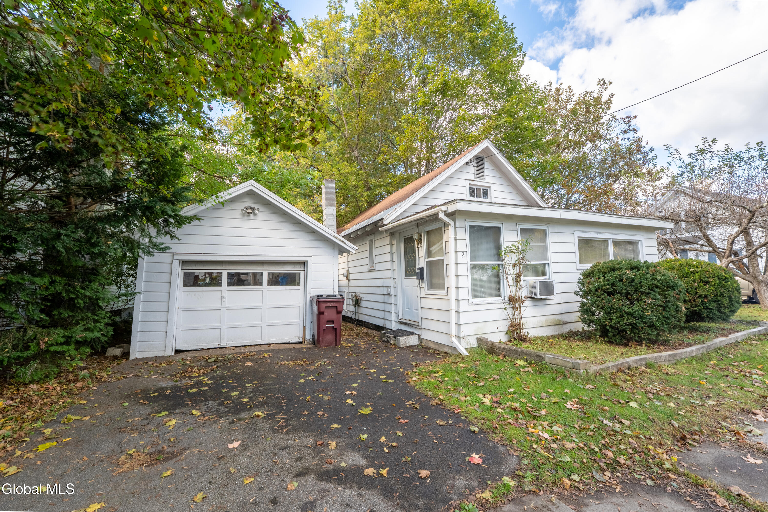 2 S Hollywood Avenue Gloversville NY 12078