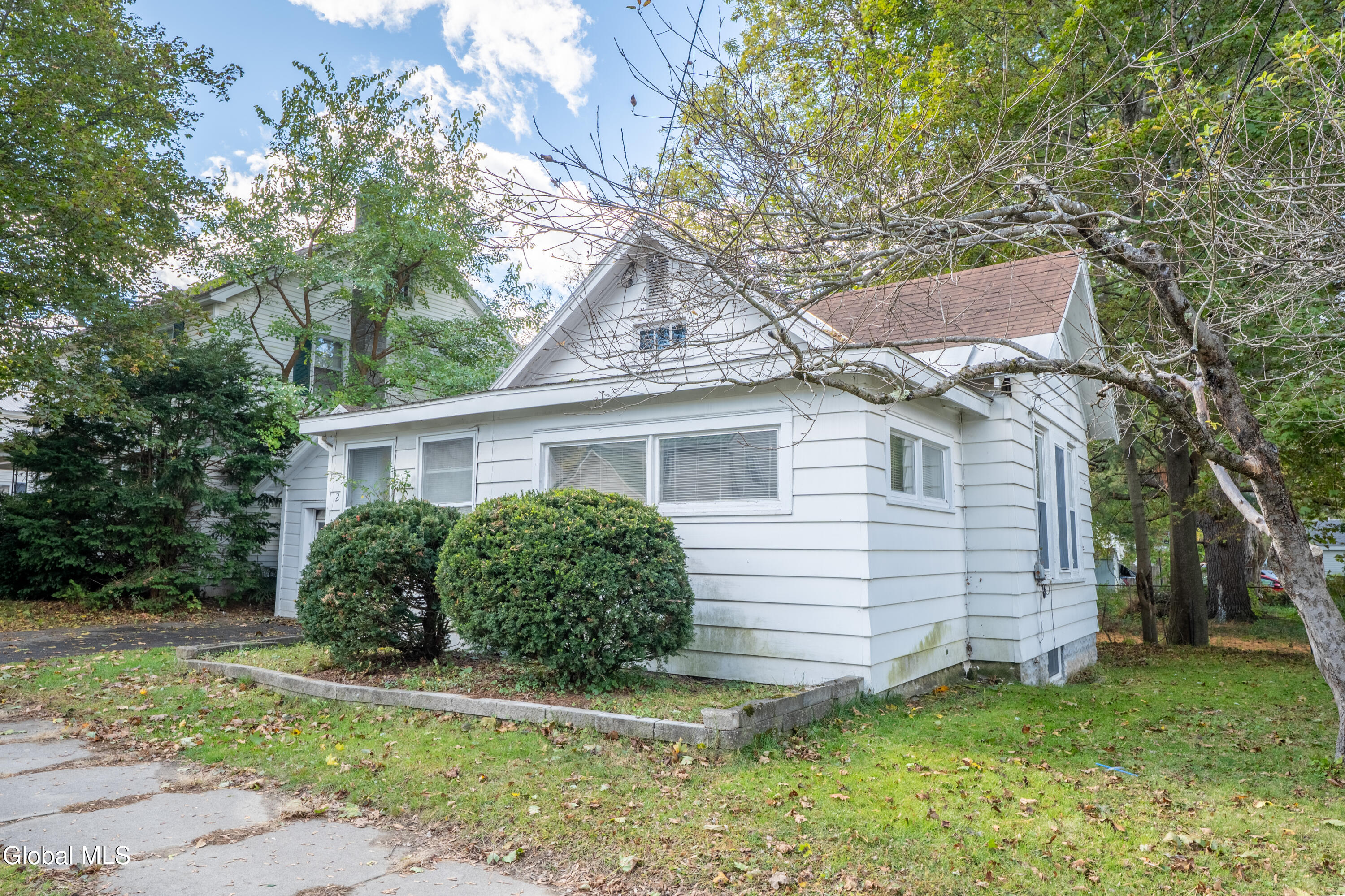 2 S Hollywood Avenue Gloversville NY 12078