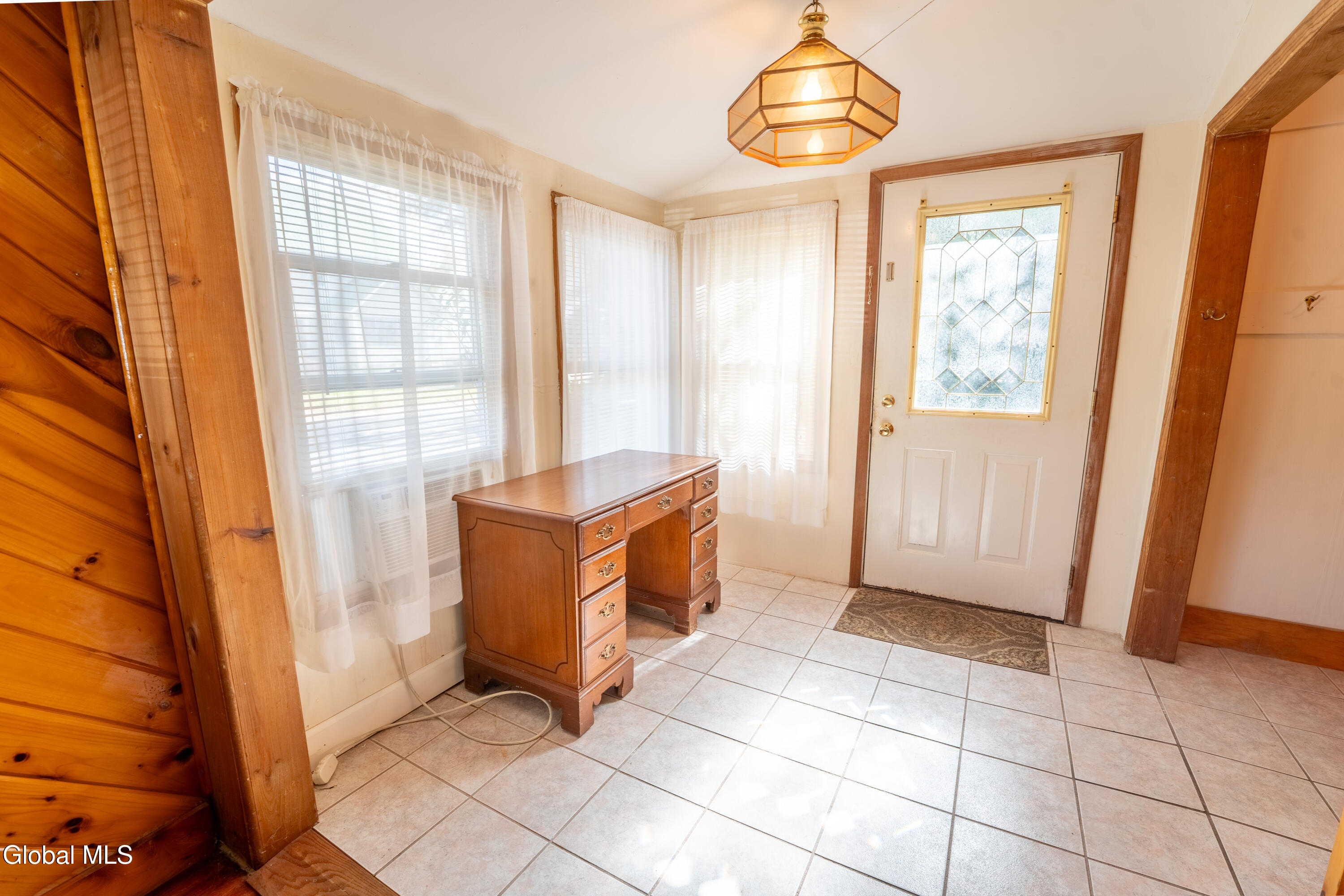 2 S Hollywood Avenue Gloversville NY 12078