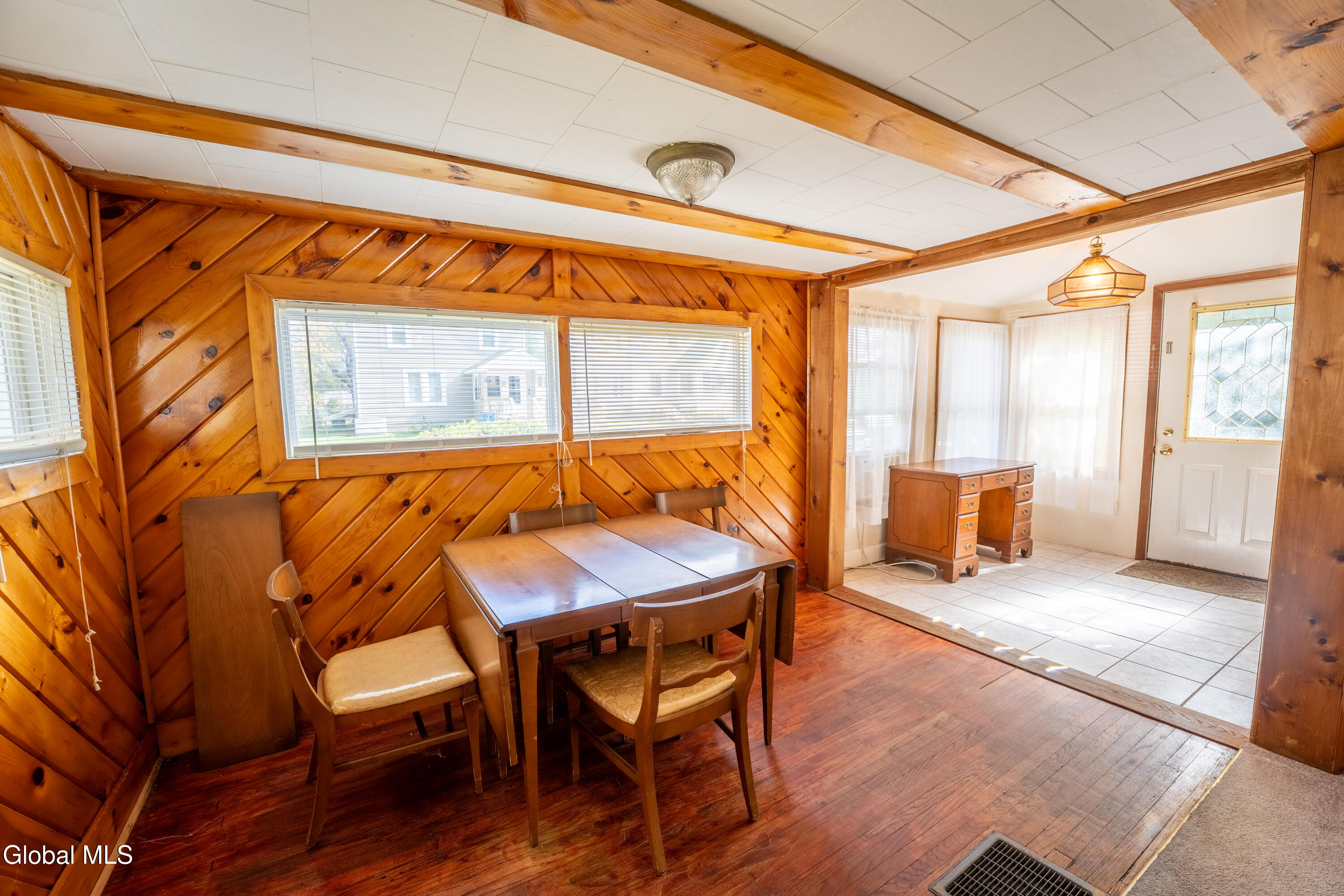 2 S Hollywood Avenue Gloversville NY 12078