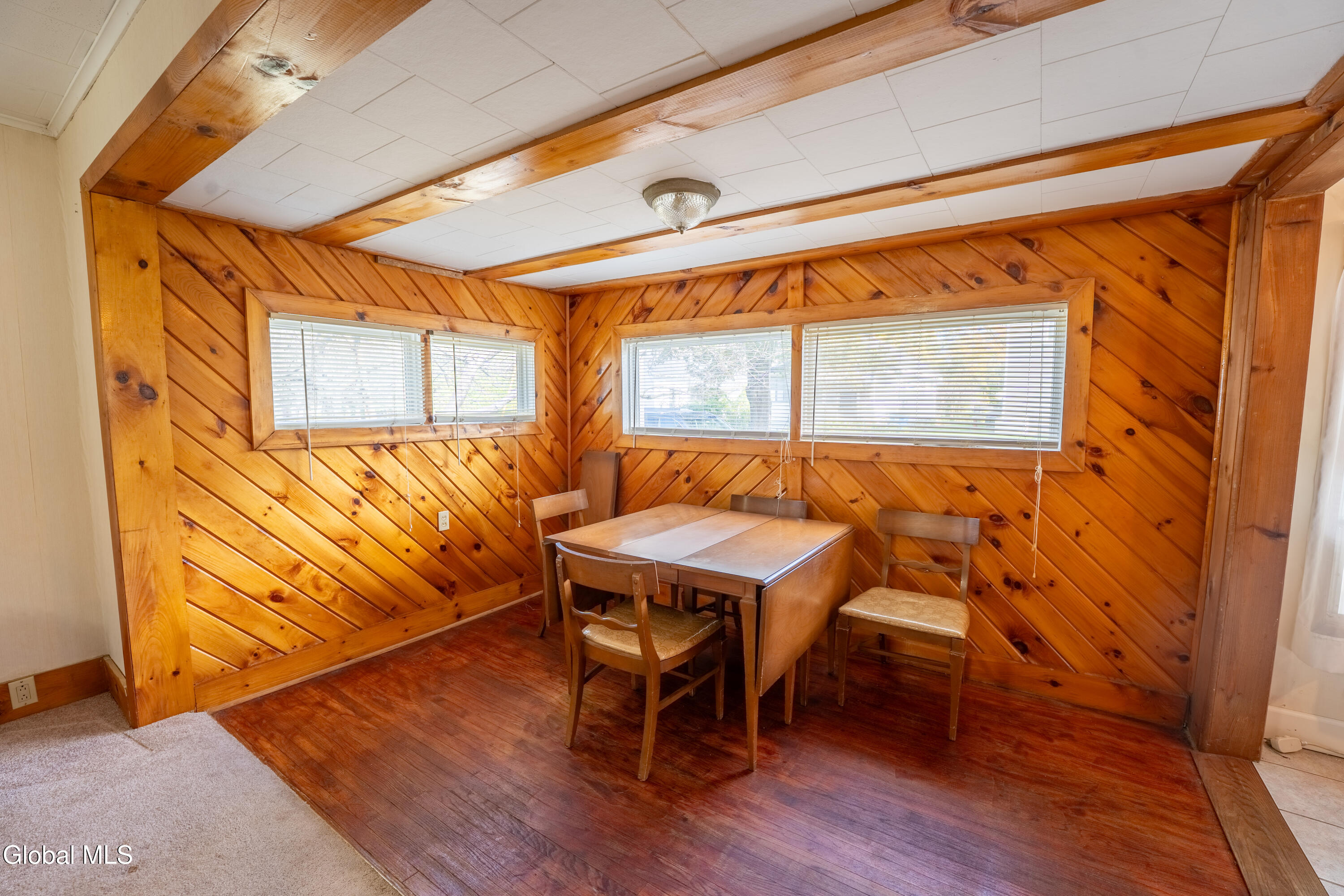 2 S Hollywood Avenue Gloversville NY 12078