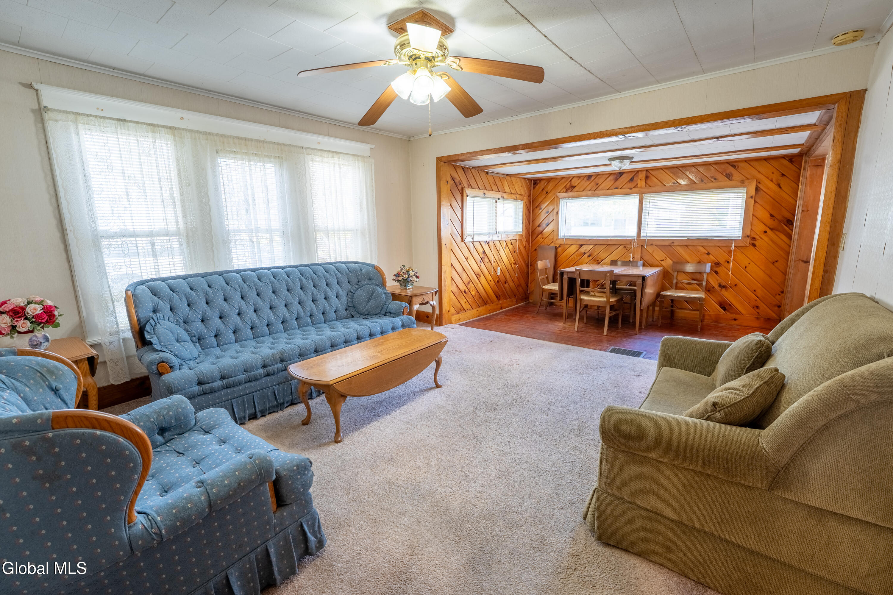 2 S Hollywood Avenue Gloversville NY 12078