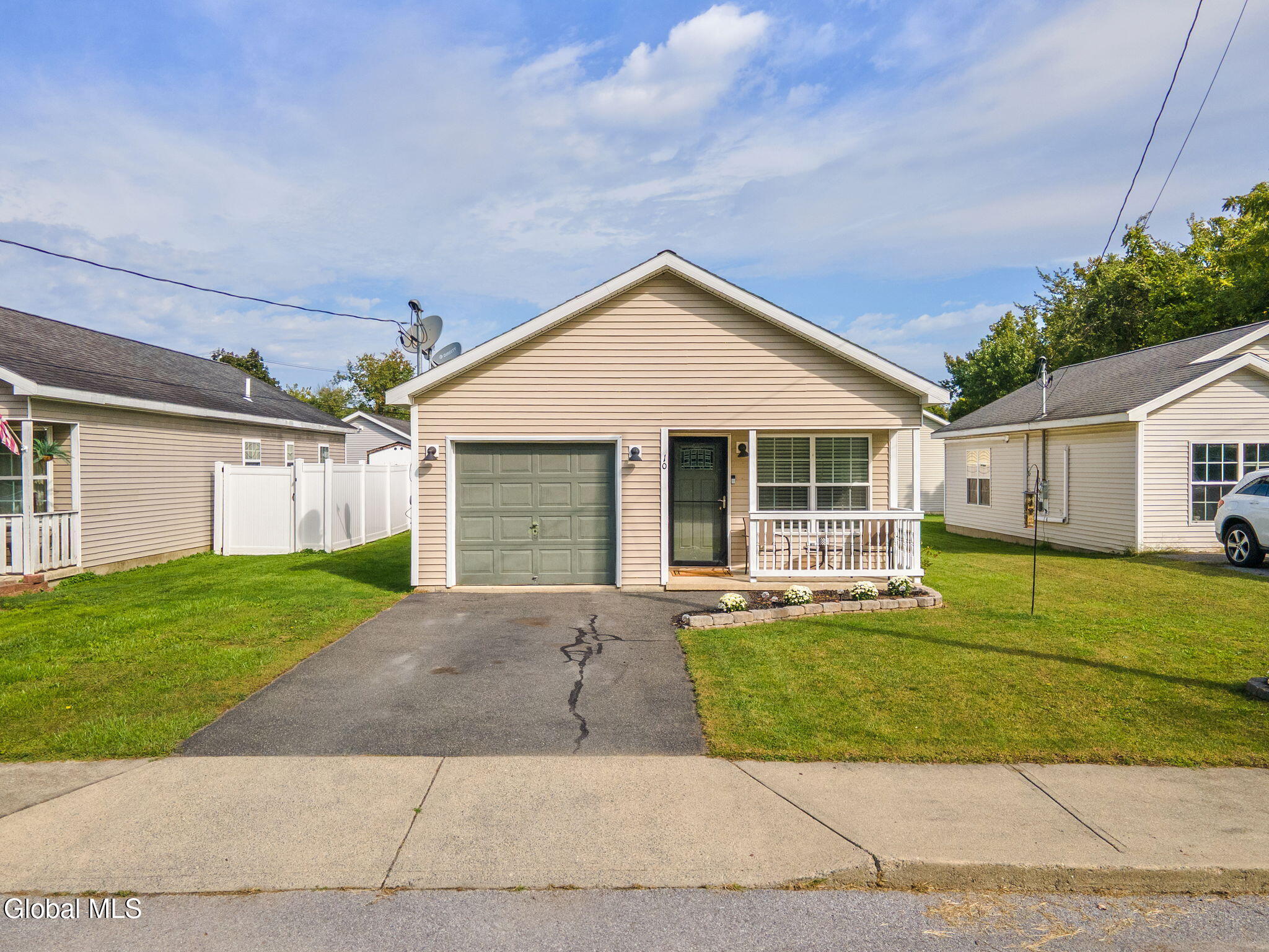 10 Rohloff Avenue Mechanicville NY 12118
