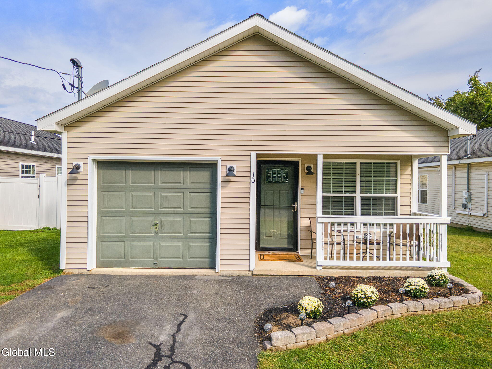 10 Rohloff Avenue Mechanicville NY 12118
