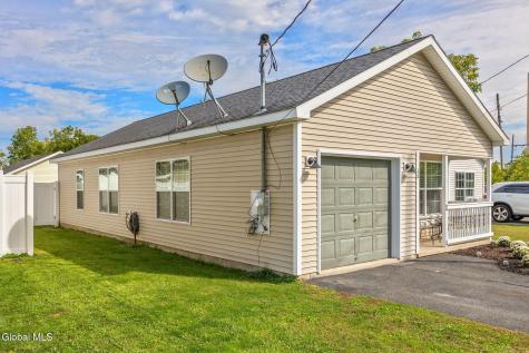 10 Rohloff Avenue Mechanicville NY 12118